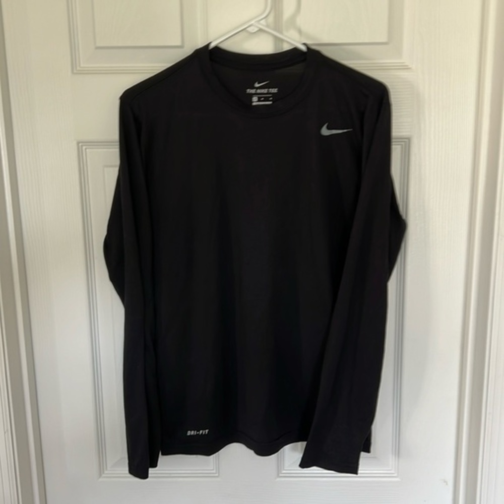 Nike men’s black long sleeve teeshirt